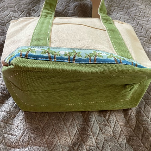 G H Bass Cream and Green Small Purse - Picture 3 of 9